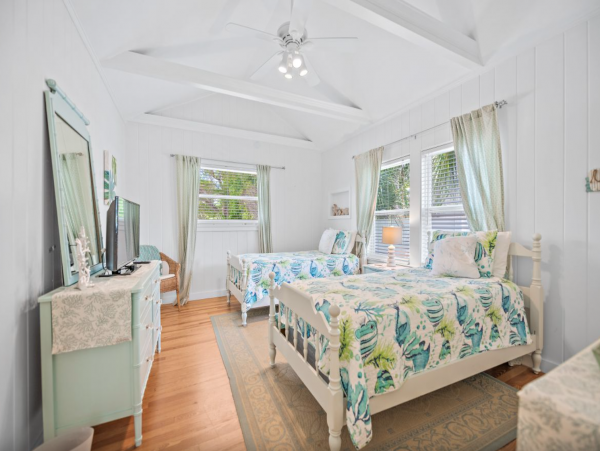 Three Bedroom Lido Key Vacation Home Sleeps Eight Guests